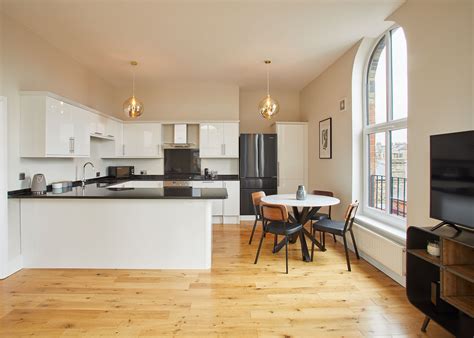 Short-Term vs Long-Term Letting - Host & Stay Host