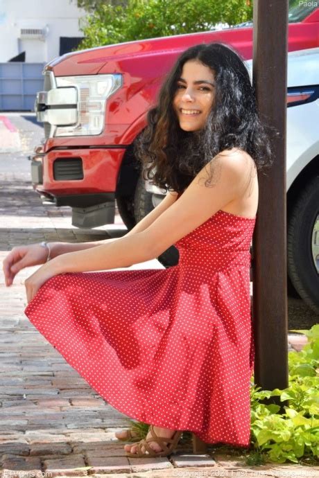 Charming Babe Paola Teases In A Sexy Dress Flashes A Pantyless Upskirt Coedcherry