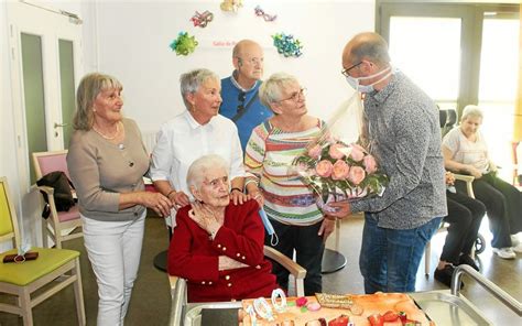 À Ploumagoar Louise Morvan doyenne de lEhpad a fêté ses 100 ans