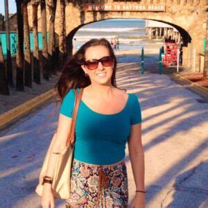 Hottest Katie Nolan Bikini Swimsuit Photos