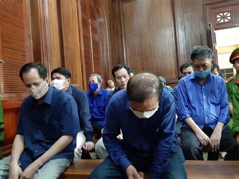 Tranh cãi gay gắt về tội danh tiền thiệt hại trong vụ án tham ô tài sản Báo Người lao động