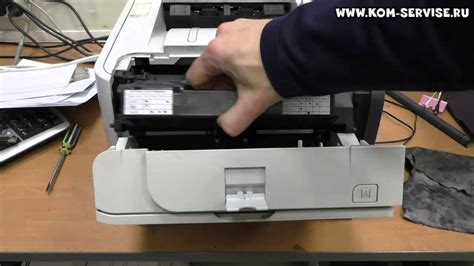 Как вытащить картридж из принтера HP P2055, P2035. Как вставить бумагу ...