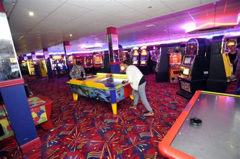 Lyons Robin Hood Holiday Park Caravan Park In Rhyl