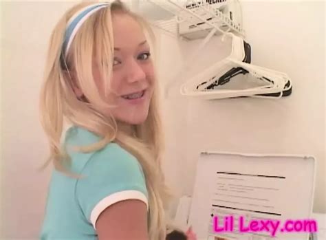 Free Brush Porn Videos Xhamster