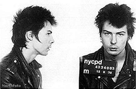 Velvet Blogok Trágár de igazi szerelmeslevél a Sex Pistols basszistájától