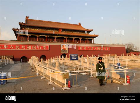 Red Guards China Hi Res Stock Photography And Images Alamy