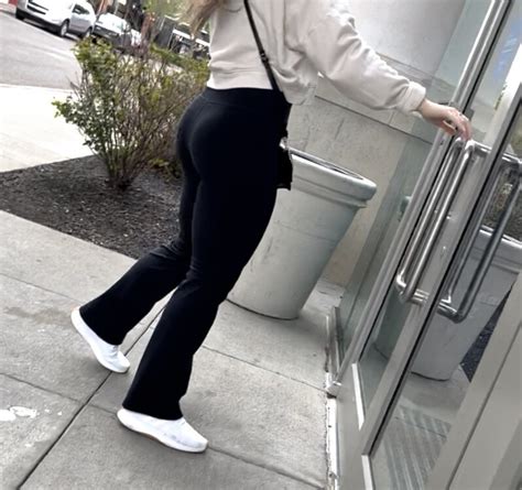 Bubbly Blonde Babe Loves To Shop Spandex Leggings Yoga Pants Forum