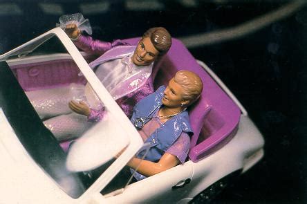 Desde una habitación desordenada ES GAY MI MARIDO O PERO MIRA QUE SON TONTOS