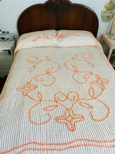 Vintage White Chenille Bedspread With Peach Design 1950s Beauty Etsy