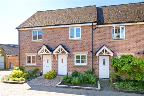 Bracknell Berkshire Rg12 2 Bed Terraced House For Sale £355 000