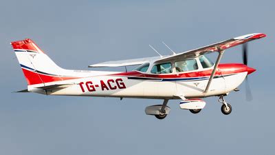 TG ACG Cessna R172K Hawk XP II Aero Club Guatemala Juan Manuel