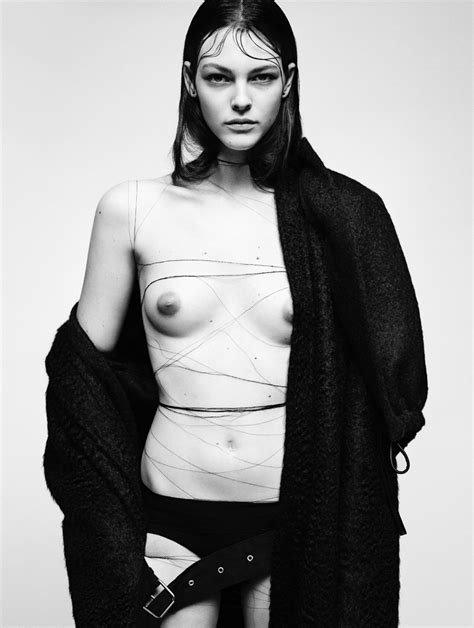 Vittoria Ceretti Nude With Flat Tits Photos The Fappening