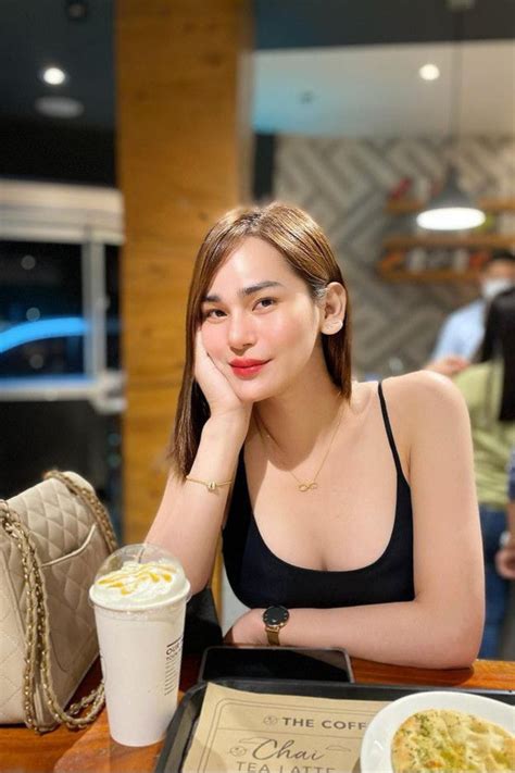 Top Pinay Big Boobs Maria Kendall Pineda Hot And Sexy Beautiful Busty Asian Booty Freelance