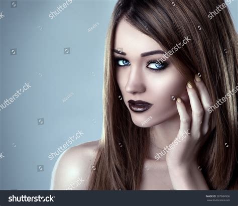 Sensual Brunette Woman Shiny Long Silky Stock Photo 287684936 Shutterstock
