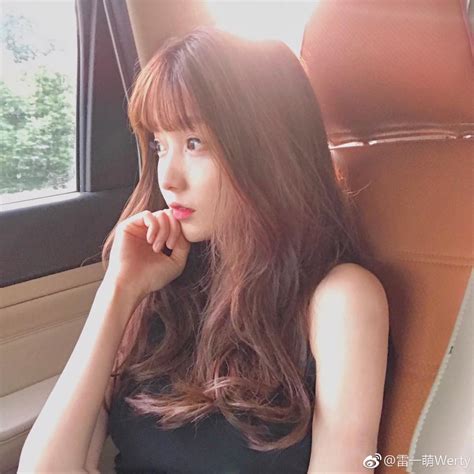 Hot girl Trung Quốc và màn vịt hóa thiên nga gây sốt