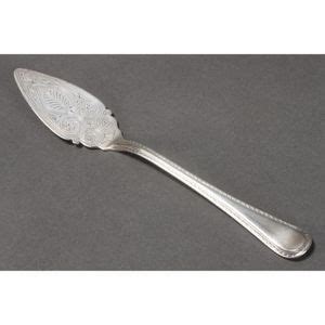 victorian silver cake slice  acanthus motif flatwarecutlery