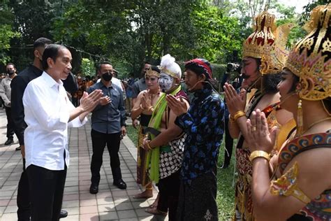 Pandemi Covid 19 Melandai Jokowi Harap Aktivitas Seni Dan Budaya Di