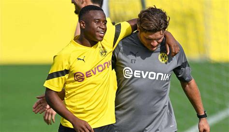 BVB Youssoufa Moukoko Hilft Das Vertrauen Von Dortmund Trainer Edin Terzic