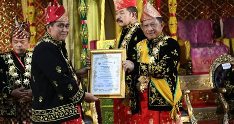 Mendagri Tito Dianugerahi Gelar Adat Melayu Jambi