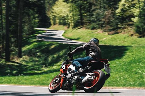 Hyper Naked Bike Vergleich 2021 Aprilia Tuono V4 1100 Factory