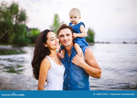 Famille Blonde Stock Images 7 765 Photos