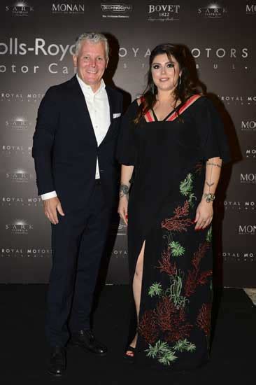 Hot Sexy Hilal Aysal Bikini Pics