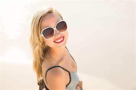 Premium Photo Beautiful Blonde Woman On A Sunny Day