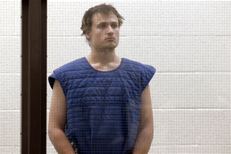 Joven armado rumbo al desfile del orgullo gay en Los Ángeles podría pasar más de años en la