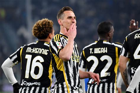 Juve In Semifinale Di Coppa Italia Contro La Lazio Tris Di Milik E