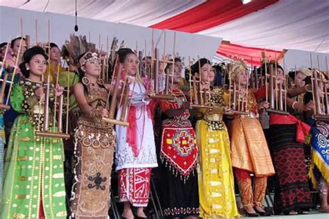 Mengenal Jenis Jenis Alat Musik Angklung Asli Indonesia Strategi