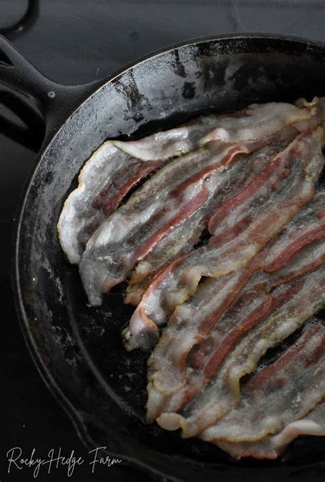 How To Cook Bacon In A Cast Iron Skillet Rocky Hedge Farm