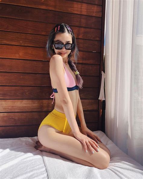 10 Hot Sexy Irene Kim Bikini Pics