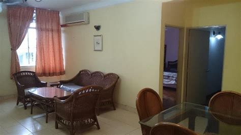 A Cosy And Clean Middle Room For Rent Maluri Room For Rent Roommates Share Accommodation