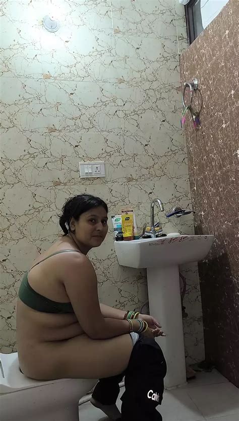 Free Desi Girl Bathing Porn Videos Xhamster