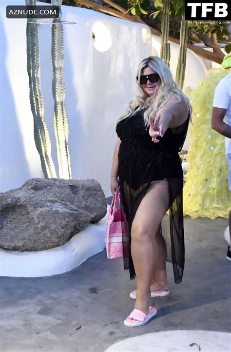Gemma Collins Sexy Seen Flashing Her Nude Boobs At The Beach In Mykonos AZNude