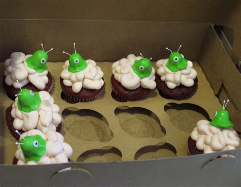 Brain Slug Cupcakes At Final Futurama Script Reading Boing Boing