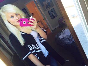 She Should Do Porn Porn Pic