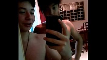 Luiz Tocando Aquela Na Casa Do Julio XVIDEOS