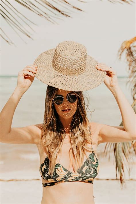 10 Hot Sexy Caitlin Lindquist Bikini Pics