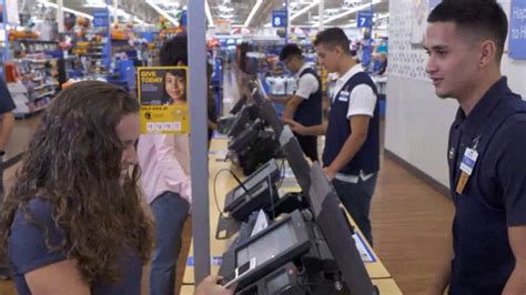 17 Year Old Walmart Employee Quits Over Store Intercom Nobody Should