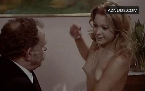 Les Confidences D Un Lit Trop Accueillant Nude Scenes Aznude