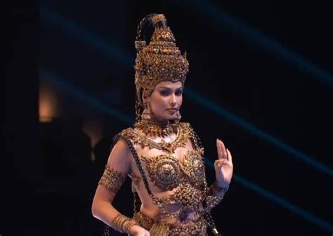 “แอนโทเนีย” สวยตาค้างในชุดประจำชาติ พร้อมร่ายรำบนเวที บีบมวยผมพระแม่ธรณี คลิป