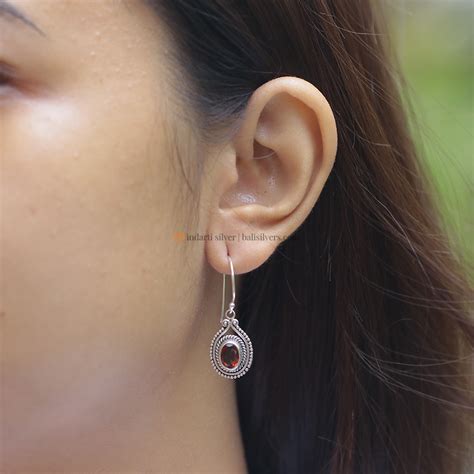 Circling Ropes Silver Earring With Garnet AER1676GT