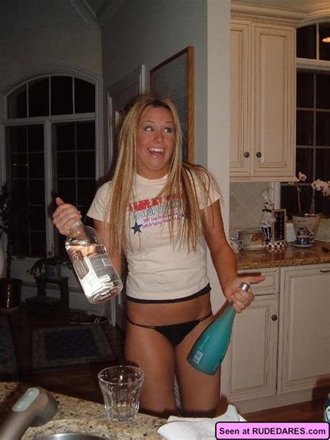 Unexpected Female Nudity Porn Pictures XXX Photos Sex Images PICTOA