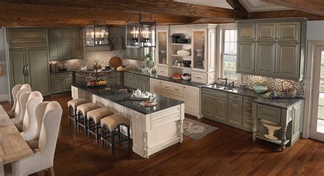 5 Most Popular Kitchen Layouts - KraftMaid