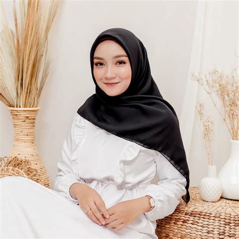 Review Tentang Cod Bella Square 50 Warna Hijab Segiempat Secara Lengkap Dan Detail ~ Produk