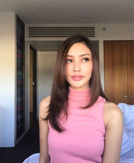 3 Hot Sexy Zeera Azizi Bikini Pics