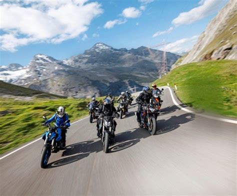 Motoplus Duotest Middenklasse Naked Met Suzuki GSX 8S 2023 Suzuki Motoren