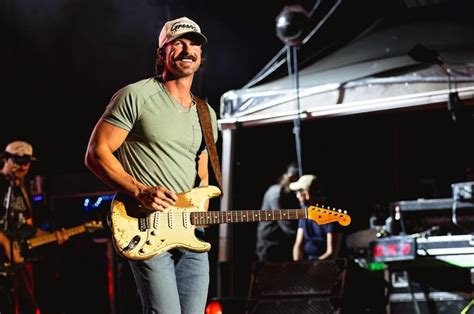 Carly Pearce Gets Real About Her Marriage And Divorce On Dumb Blonde Podcast Country Now