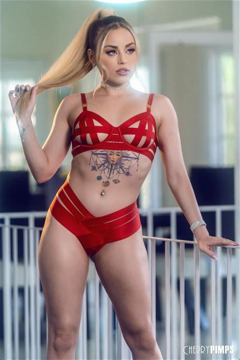 Hot Girls Porn Muse Non Nude Anna Claire Clouds X Porn Pic